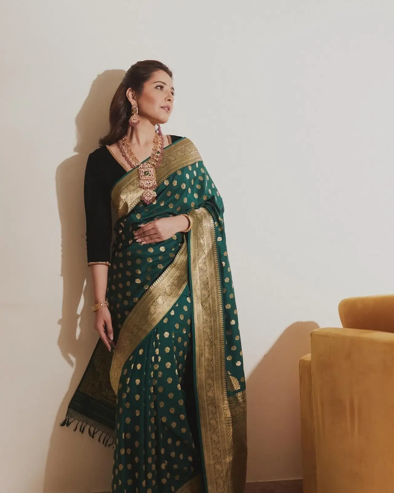 INDIAN ACTRESS RASHI KHANNA IN TRADITIONAL GREEN SAREE 4